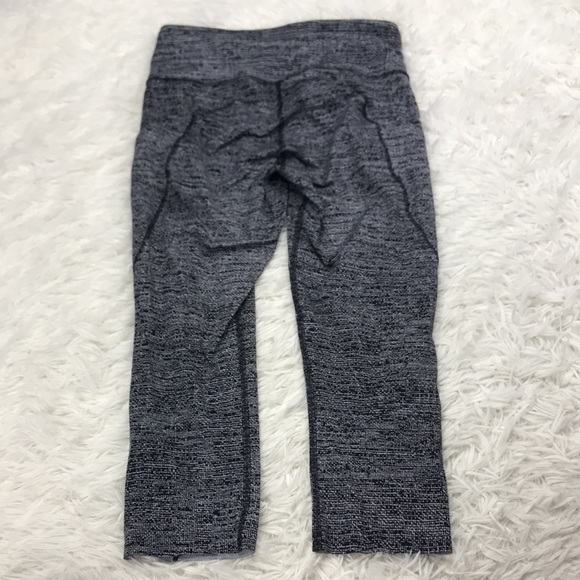 Lululemon Fast & Free Crop II *Nulux 19"
Twillines Ice Grey Black - Picture 6 of 7